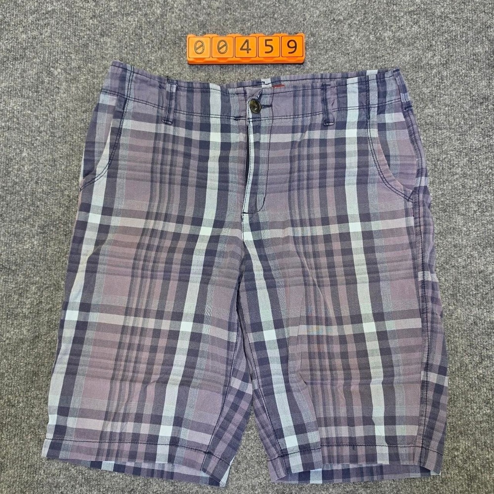 Arizona Jeans Co. Gray, White & Black Plaid Shorts Size 18 Husky.